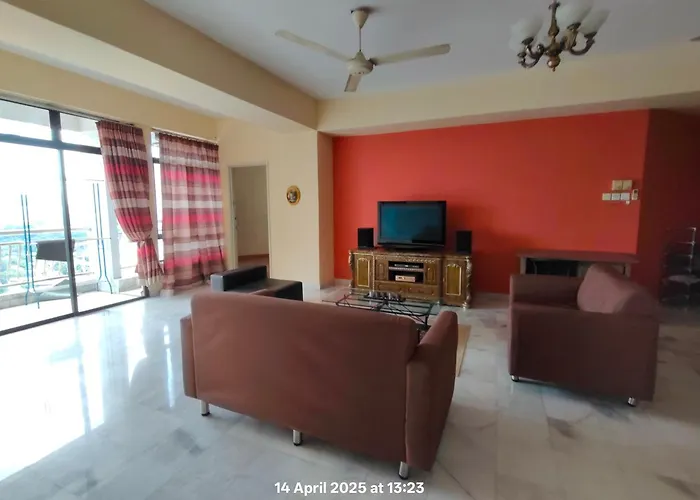 Villa Putra Pwtc R2 Middle Room