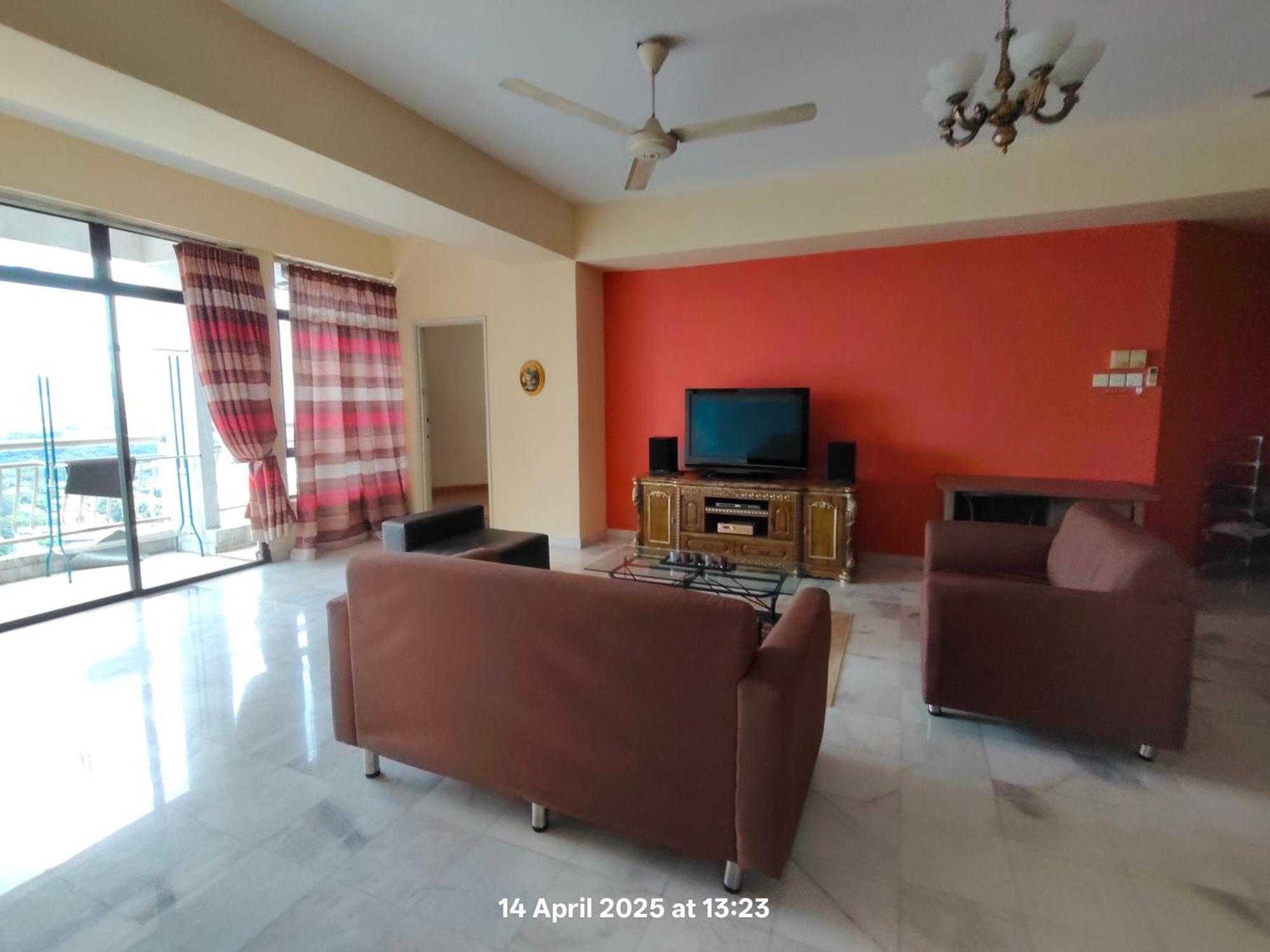 Putra Pwtc R2 Middle Homestay