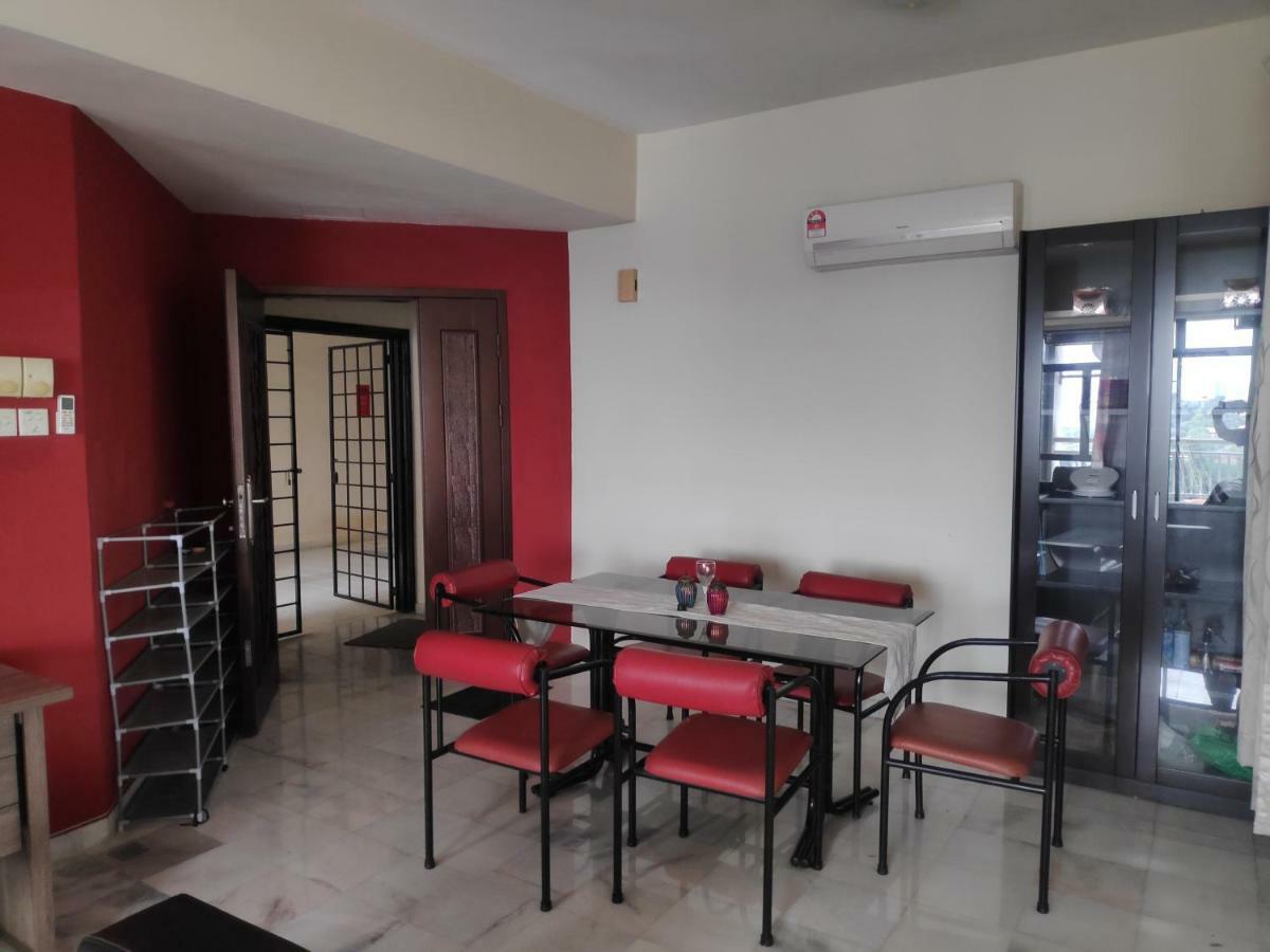 Putra Pwtc R2 Middle Homestay