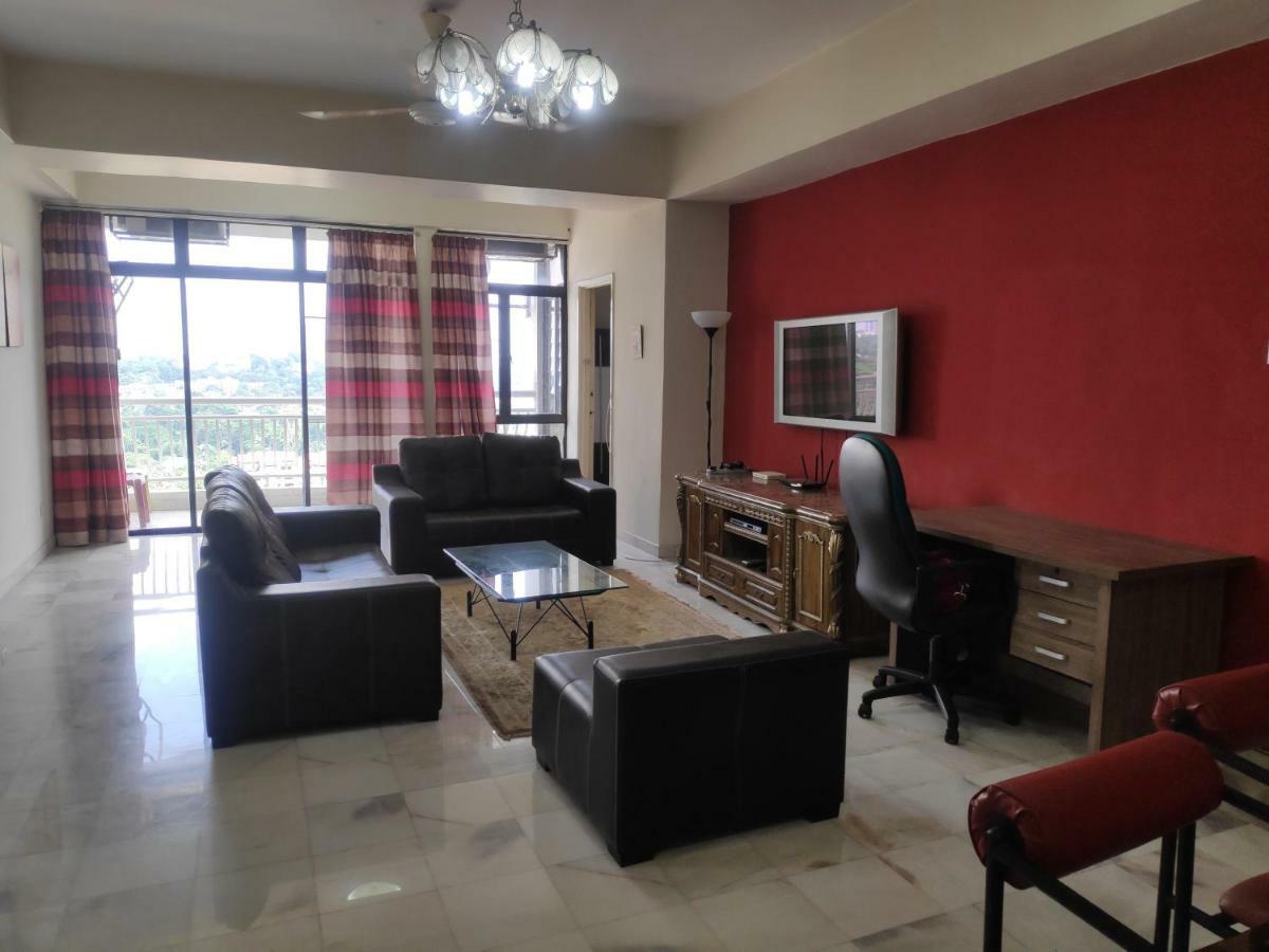 Putra Pwtc R2 Middle Homestay *